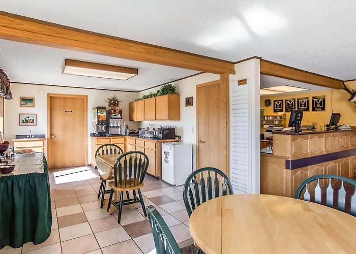 Rodeway Inn Pronghorn Lodge